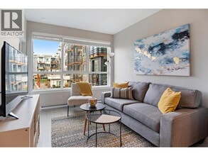 Building Photo - 4690 Hawk Ln