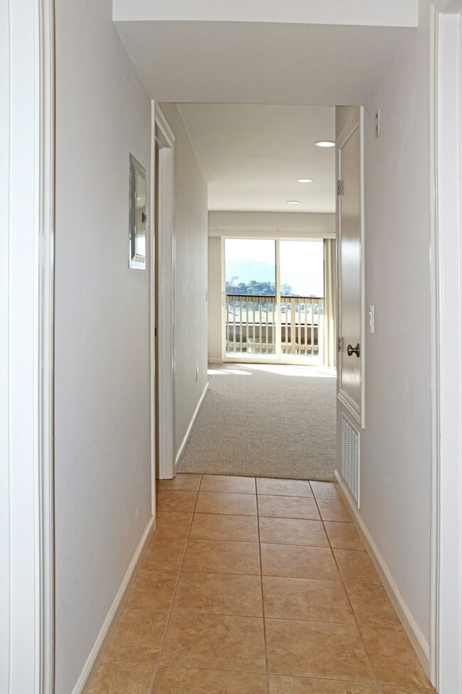 Building Photo - 55 Marinero Cir