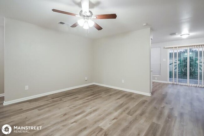 Building Photo - 15834 Kenbriar Dr