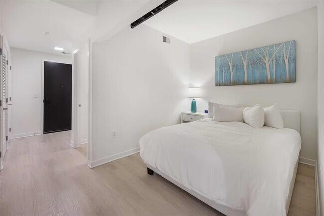 Foto del edificio - 315 J St