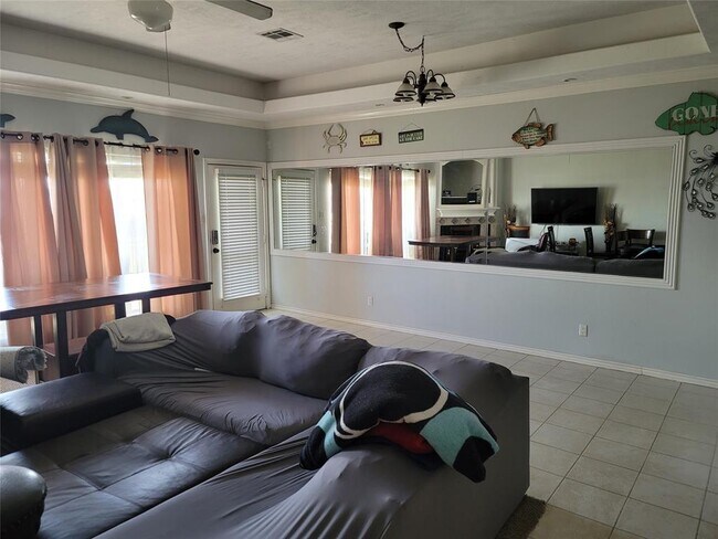 Foto del edificio - 13 Regency Point