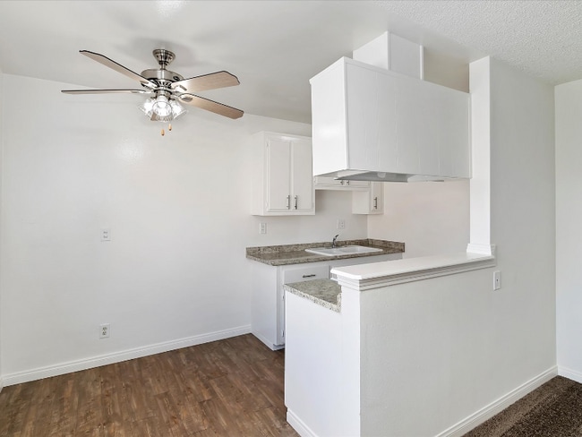Foto del edificio - 16229 Woodruff Ave