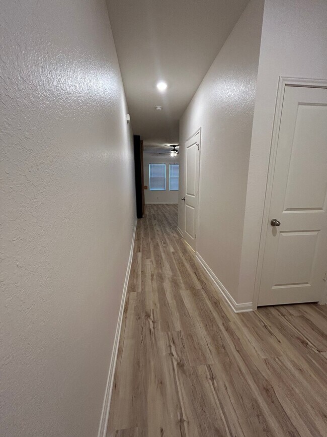 Foto del edificio - 14318 Elkhorn Crest