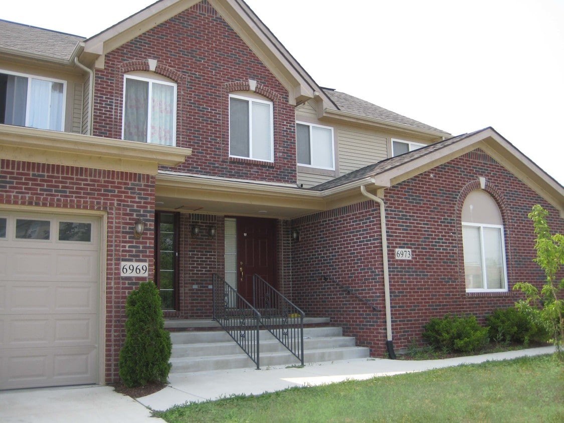 Amberwood Townhomes Townhomes for Rent Troy, MI