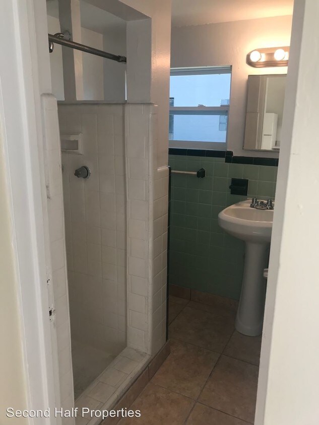 Foto principal - 2410 4th St S