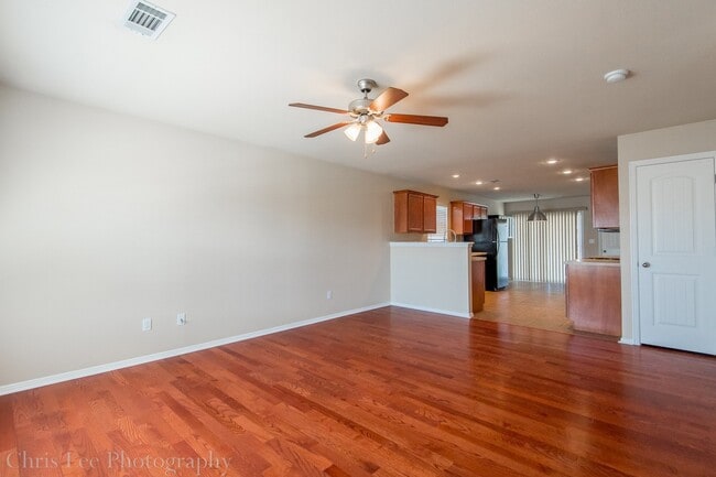 Foto del edificio - 3 Bedroom 2 Bath Home Minutes From UofA! Fenced yard!