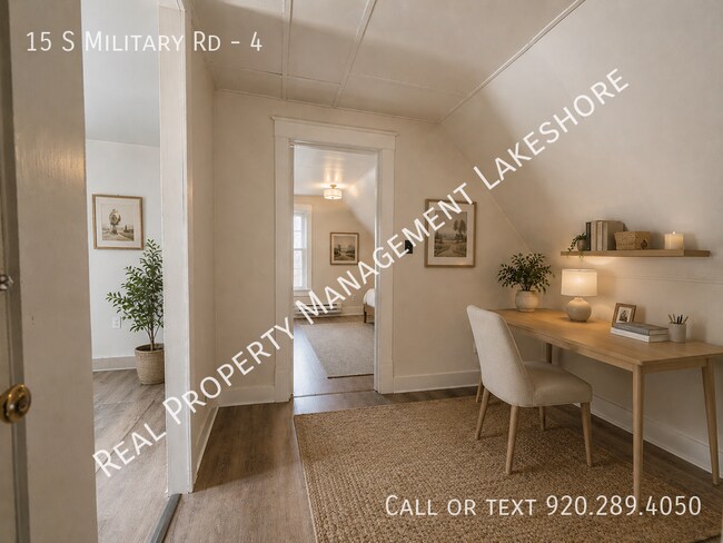 Foto del edificio - 15 S Military Rd