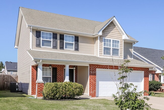 Building Photo - 1620 Beaconcrest Cir