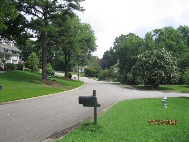 Foto del edificio - 5159 Stratham Dr