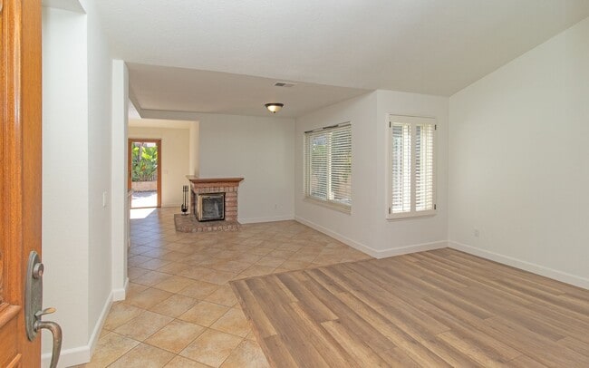 Building Photo - Single Story Home on Corner Lot in San Mar...