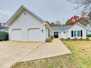 Building Photo - 4660 Hampton Square Dr