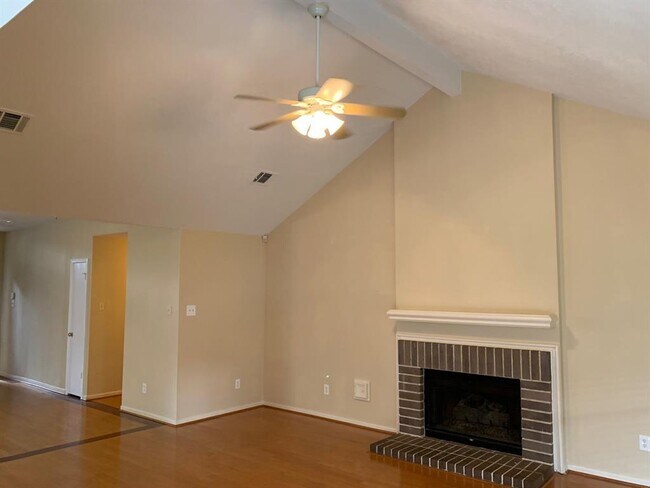 Building Photo - 10131 Cedaredge Dr