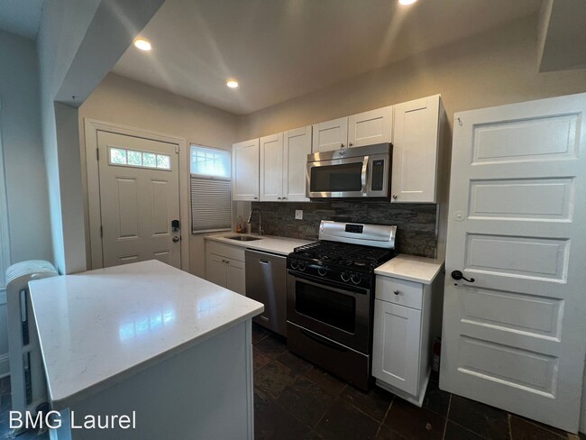 Building Photo - 2 br, 2 bath House - 1133 Abbey Pl NE