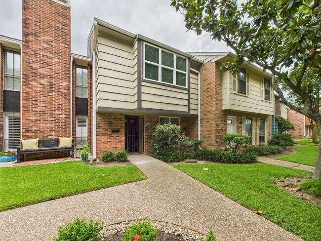Foto del edificio - 9409 Fondren Rd