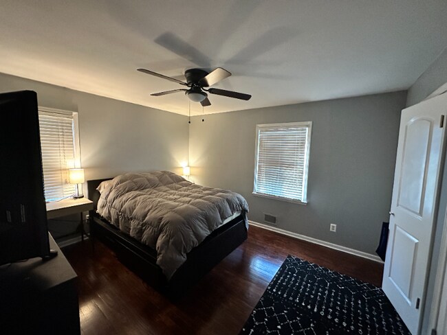 Foto del edificio - 8339 Mercier St