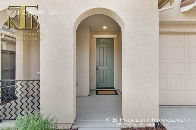 Building Photo - Still looks brand new, 4 bedrooms gated entry
