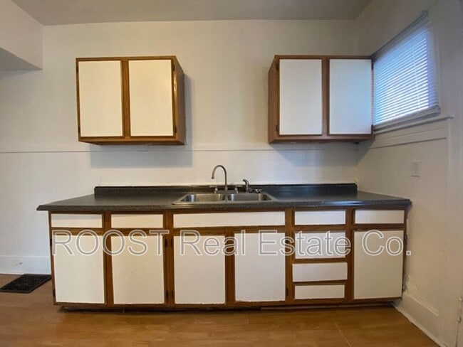 Foto del edificio - 1725 N Limestone St