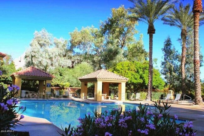 Foto del edificio - 4925 E Desert Cove Ave