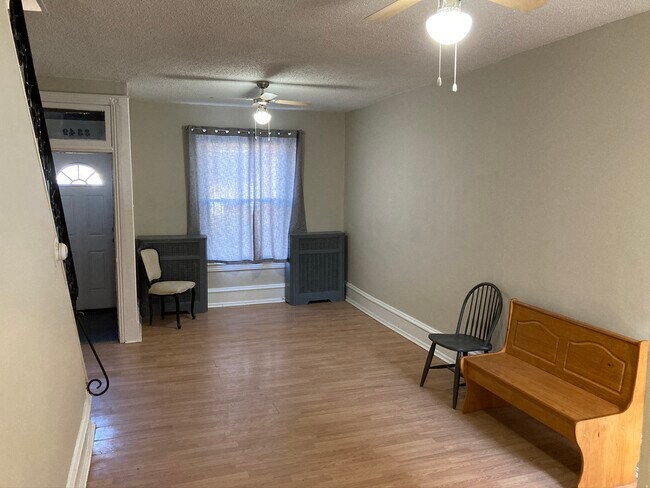 Foto del edificio - 3349 H St