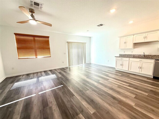 Foto del edificio - 5956 Piney Shrub Pl