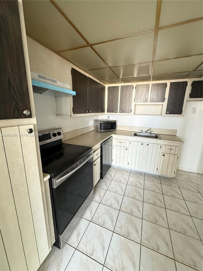 Foto del edificio - 2025 NE 164th St