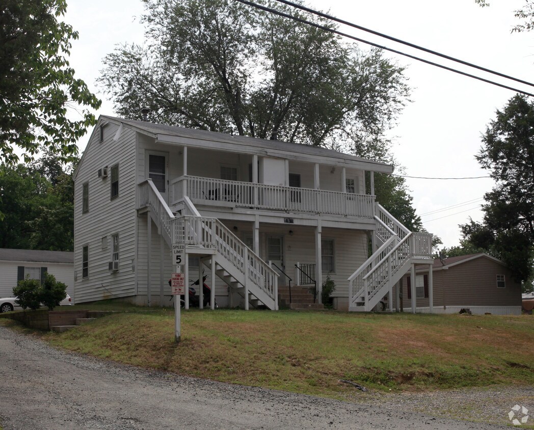 17659 Washington St, Dumfries, VA 22026 Apartments in Dumfries, VA