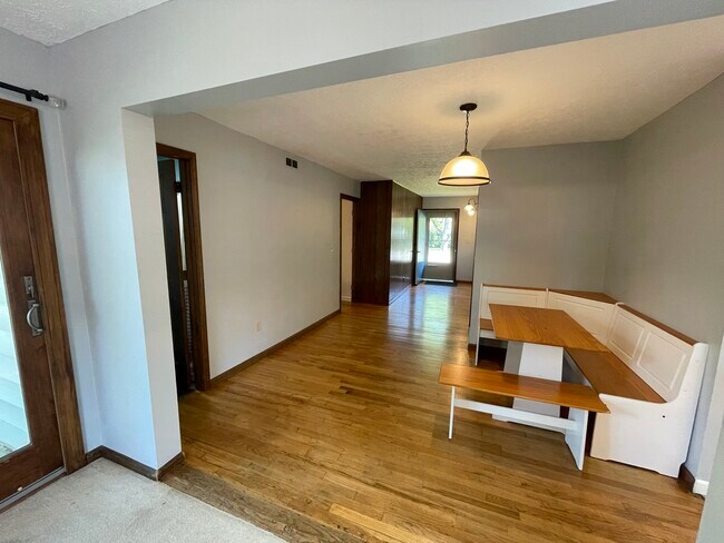 Foto del edificio - 140 Seneca Ln