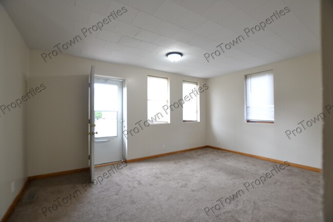 Building Photo - 524 South St