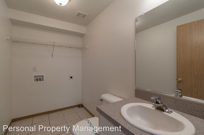 Foto del edificio - 3 br, 2.5 bath House - 9707 NE Tenny Creek...