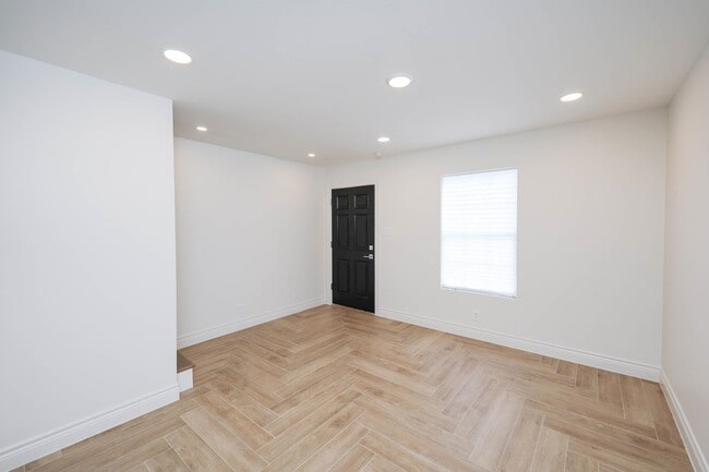 Foto del edificio - 102 Belaire Dr