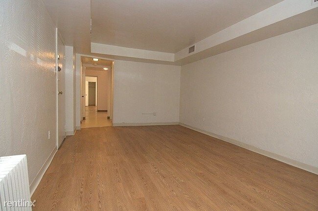 Foto del edificio - 1 br, 1 bath Apartment - 5552 Covode Street 9