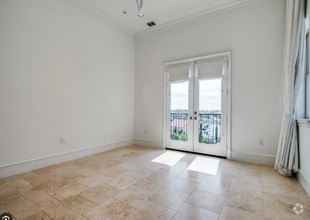 Building Photo - 6601 Mediterranean Dr
