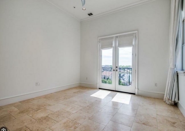 Building Photo - 6601 Mediterranean-122462