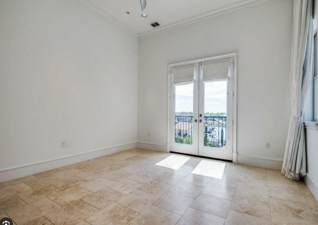 Building Photo - 6601 Mediterranean-6544