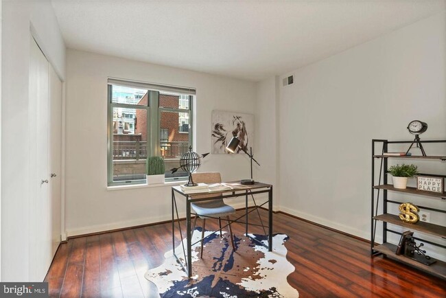 Foto del edificio - 1150 K St NW