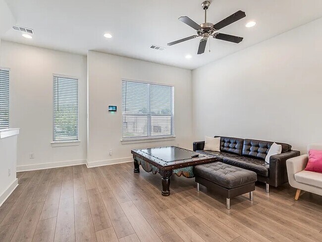 Building Photo - 2802 Addison Park Ln