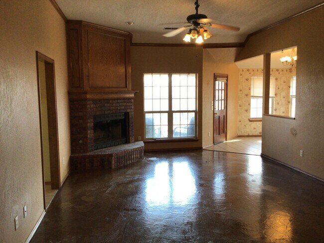 Foto del edificio - 13012 Springcreek Cir