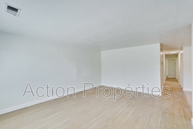 Building Photo - 2280 Brentwood Ct