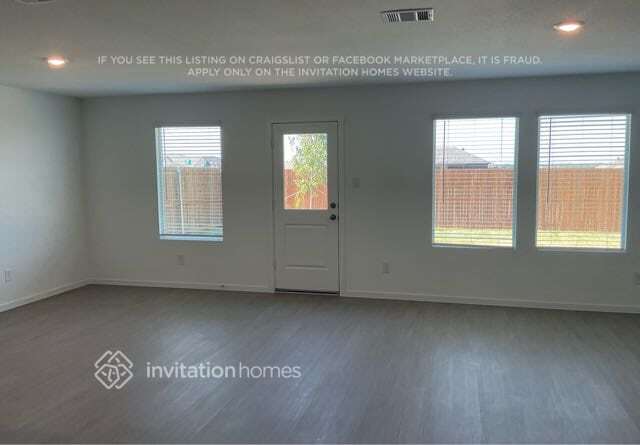 Building Photo - 403 Comanche Dr