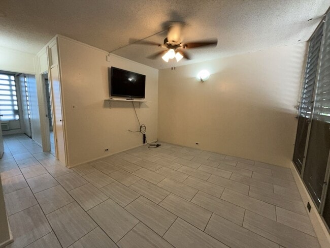 Building Photo - 2 bedroom, 1 bath, 1 parking for $1850/month!