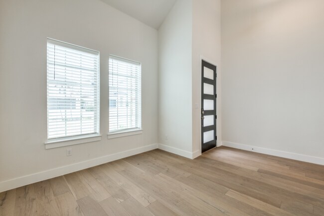 Building Photo - 1408 Brescia Walk