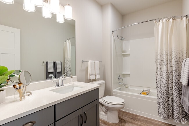 2BR, 2BA - 1,031SF - Second Bathroom - Seasons at Hoffman Estates