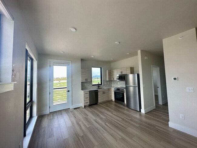 Building Photo - 2352 Vaquero Parkway #208