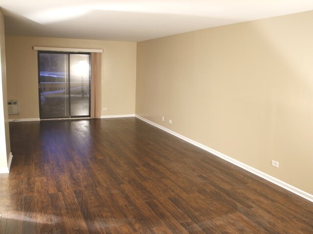 Building Photo - 33715 N Royal Oak Ln