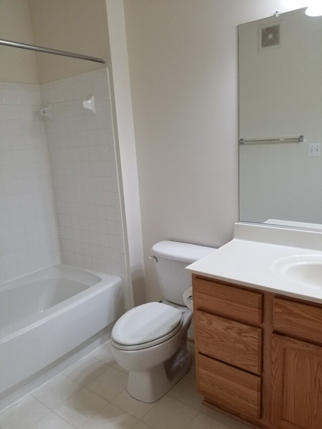 2nd Bathroom - 5920 Great Star Dr