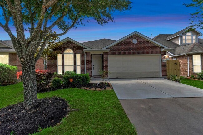 Foto del edificio - 19931 Roycroft Ln