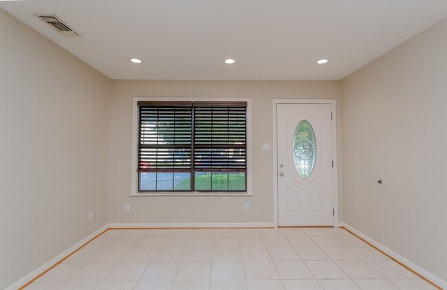 Foto del edificio - 4501 Caswell-