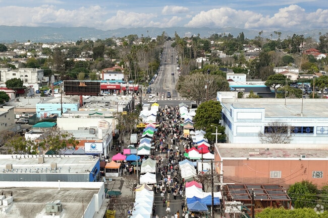Farmer's Market back the streets of Mar vista.