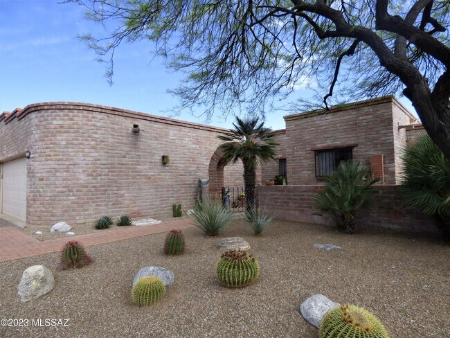 Foto del edificio - 5300 N Montezuma Trail