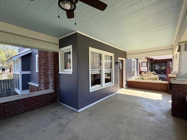 Building Photo - 206 Eveningside Dr